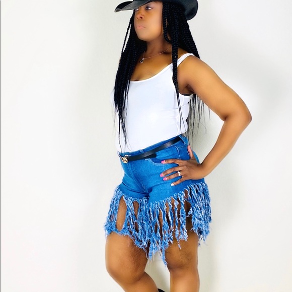 “ Getti Up” Jean Shorts - Picture 3 of 3